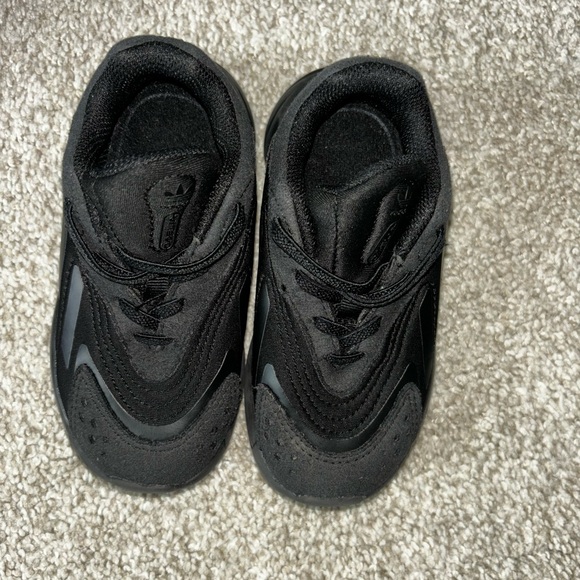 adidas Kids Black Sneakers - Picture 4 of 10